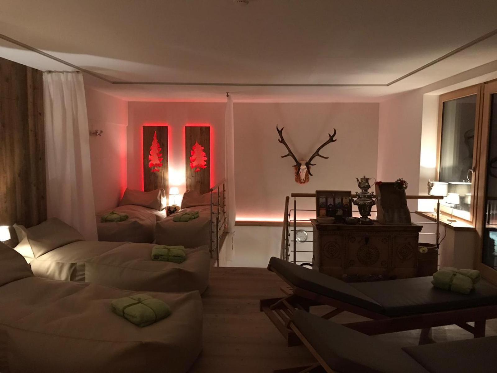 Hotel Ciasa Ai Pini サン・カッシアーノ エクステリア 写真