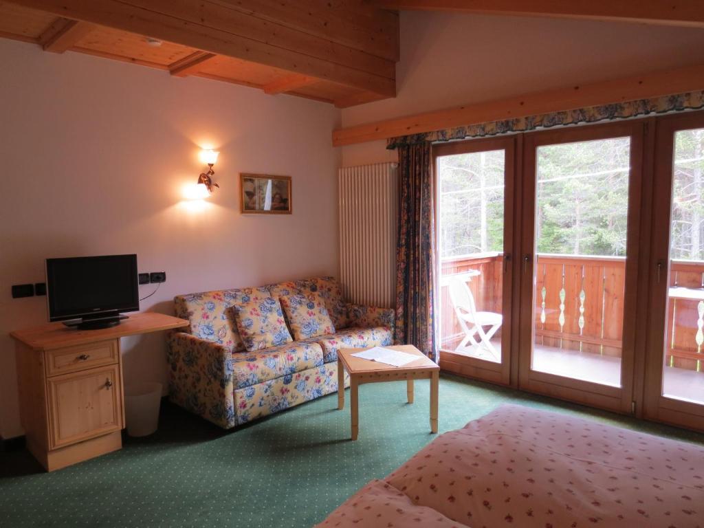 Hotel Ciasa Ai Pini サン・カッシアーノ 部屋 写真